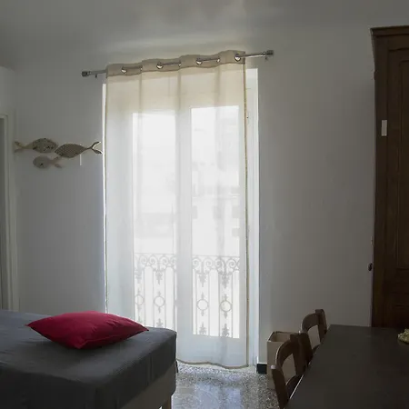 Sky On The Roofs - Il Cielo Sui Tetti 3*
